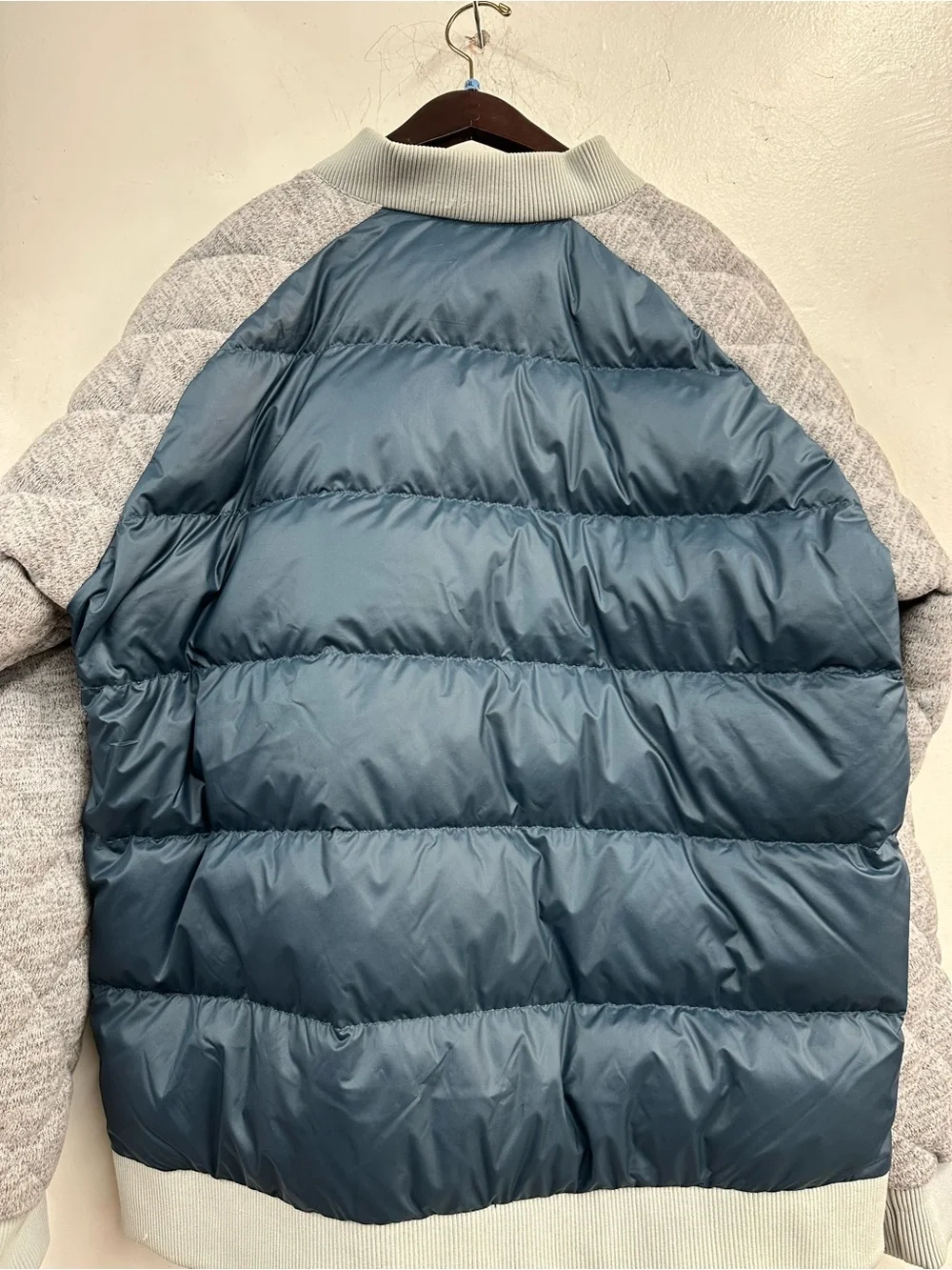 The north face grey navy blue quilted puffer jacket men’s size xl goose down